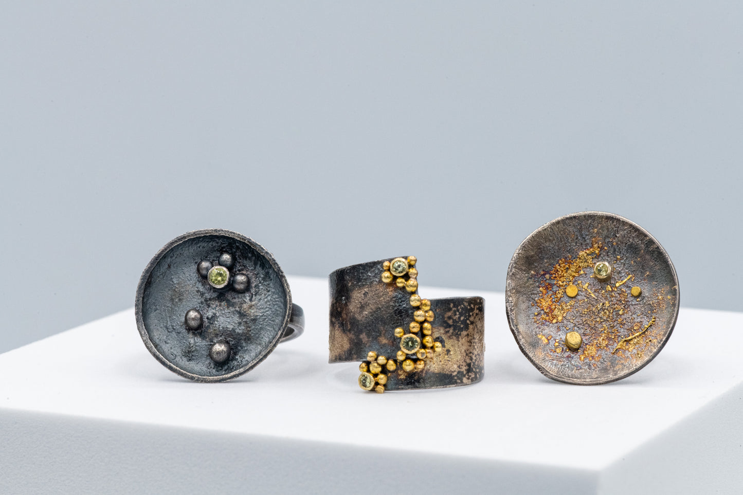 Star Cluster Ring with Pallasitic Olivines