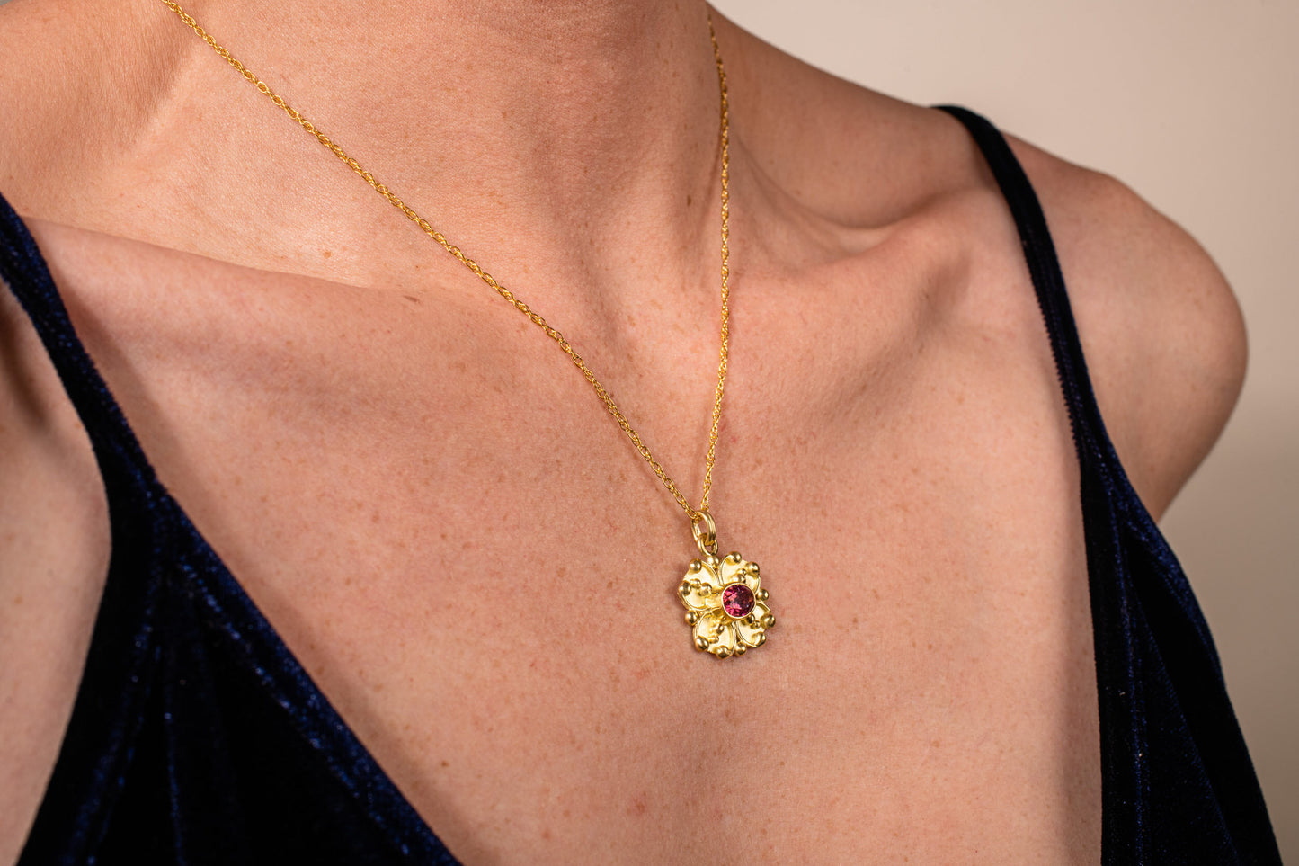 Green Tourmaline Gemstone 18k Clover Pendant