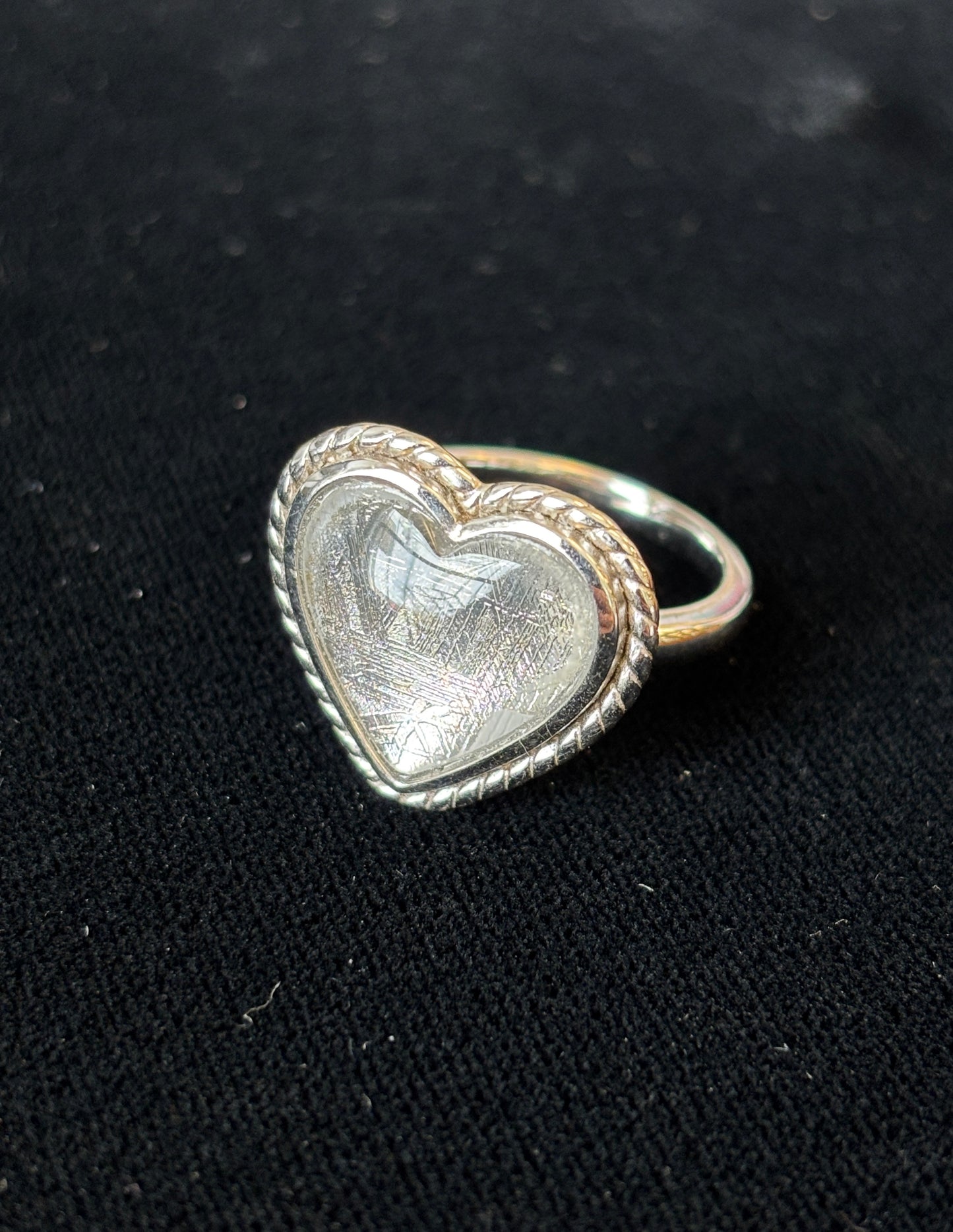 Muonionalusta Meteorite Heart Ring